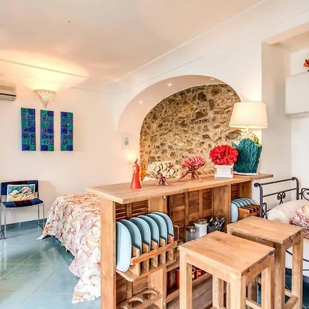 Ponente With Swimming Poolprivate Apartment Positano