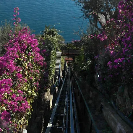 Ponente With Swimming Poolprivate Apartment